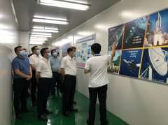 <b><font color='#0000FF'>东莞市委书记肖亚非一行参观考察安博体育·安博官方网站-安博体育(中国)半导体</font></b>